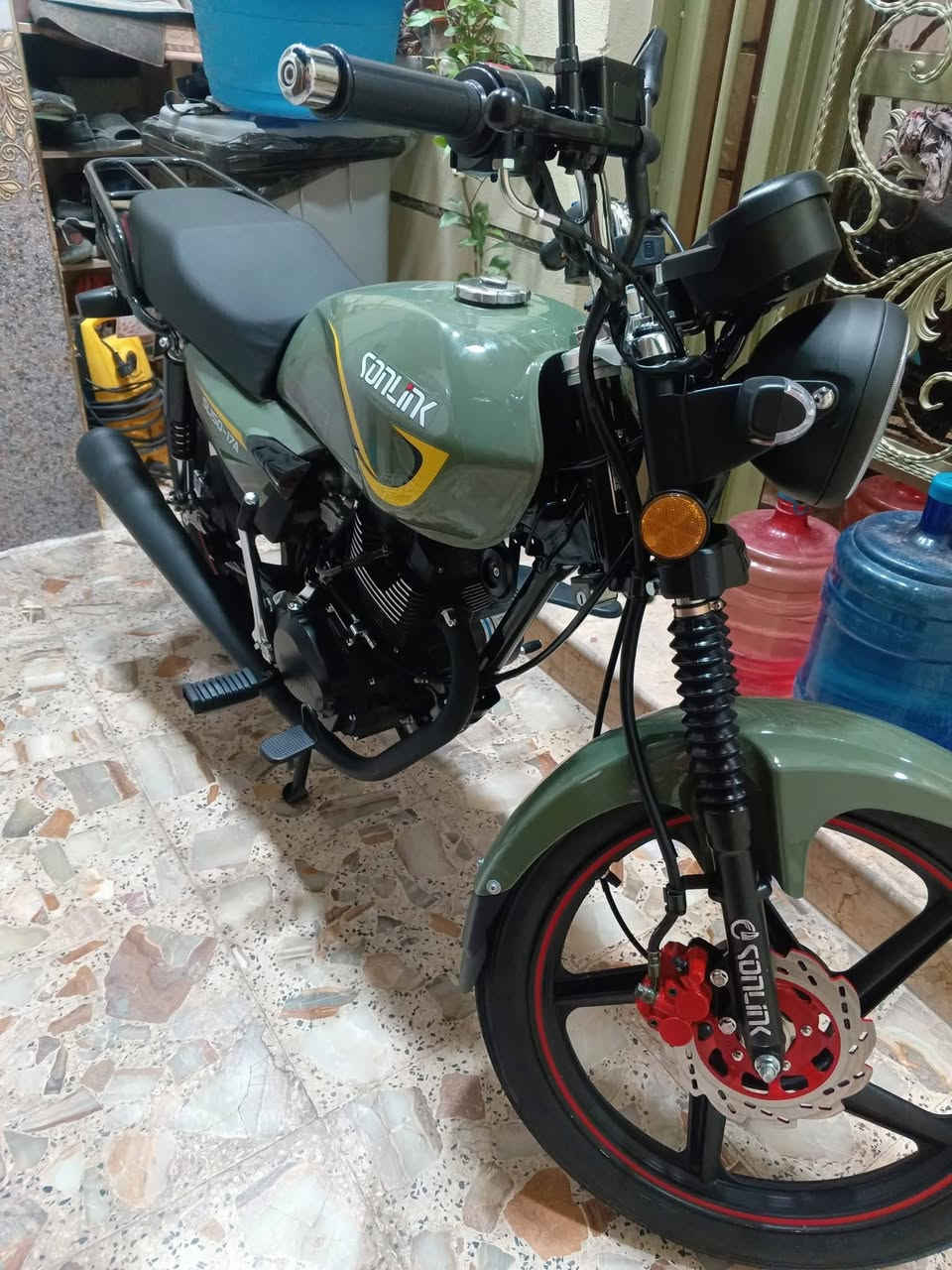 السلام عليكم حبايب دراجه ماكس وان  لون زيتوني موديل 24 الدراجه خير من الله كلش نضيفه مكينه مامفتوحه ونشطه كلها  شغاله مابيها كل نقص شغل واطلع ربع متصرف عليها  عنوان بغداد مدينه الصدر سعرها 850وبيها مجال للوجوه الطيبه رقمي ***********
