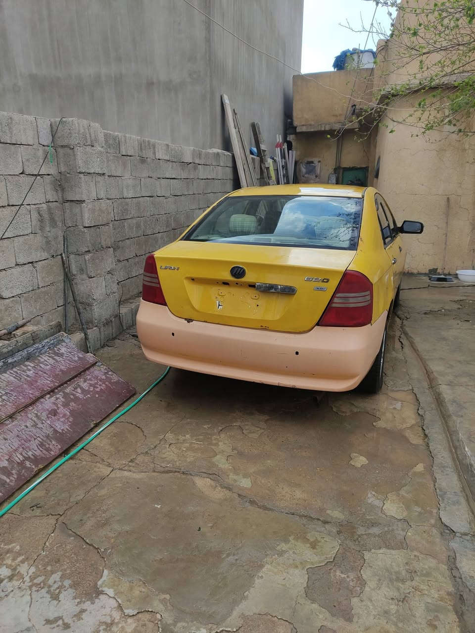 سلام عليكم نيفان 620موديل2011 رقم بغداد مشروع وطني سياره متروك عطلهه بس كهرباء نارماتوصل للفيت بام ابيعهه على عطله سعر22مراوس هم يرهم مكاني كركوك لقادسيه ثانيه***********
