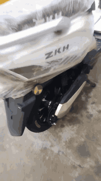 سلام عليكم
دراجة سكنس موديل 2025 مستخدمة 6اشهر  

6 بطاريات حجم كبير  سرعه حقيقي 80 ثلاث سرعات  تشغيل سويج و بصمه  ملف 2000  سعر 600 الف الابيض خاص او واتساب ***********
