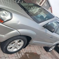 توسان ٢٠٠٩ • محرك ٢٠٠٠ • وارد خليجي