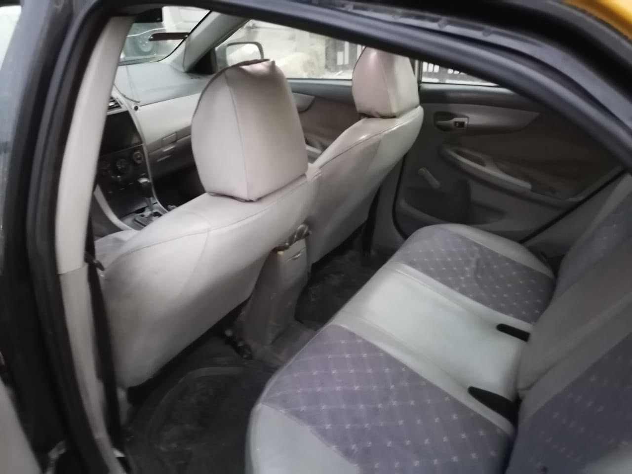 السلام عليكم كورلا ٢٠٠٩كندي 
بيهه ٣قطع جاملغ وبونيد بدون دواخل رقم بغداد مشروع وطني سنويه ٢٩
السعر ١٠٠ دفتر مامتواجد على الفيس 
الرقم ***********
