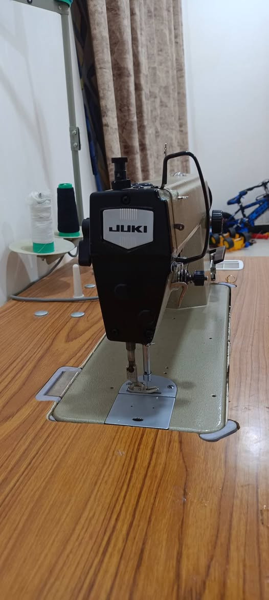 للبيع مكينه خياطه جديده نوع جاكي
السعر 250وبيها مجال العنوان السفحه الثانيه ***********
