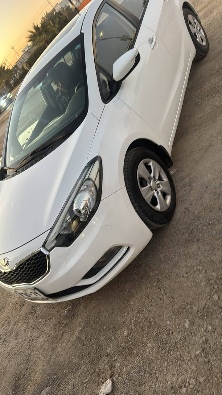 اخوان سياره مال جناي.  كيا  سيراتو خليجي لوك مواصفات فتحه+تحكم ستيرن +شاشه
فتحه تحكمات كلشي كفاله من الدعامه لدعاميه مكينه ١٨٠٠ 

رقم سليمانيه 
السعر اتصل وبيك خير وتدلل وشرط السوناروالتحويل الانبار الحبانيه *********** فول للبيتونه
