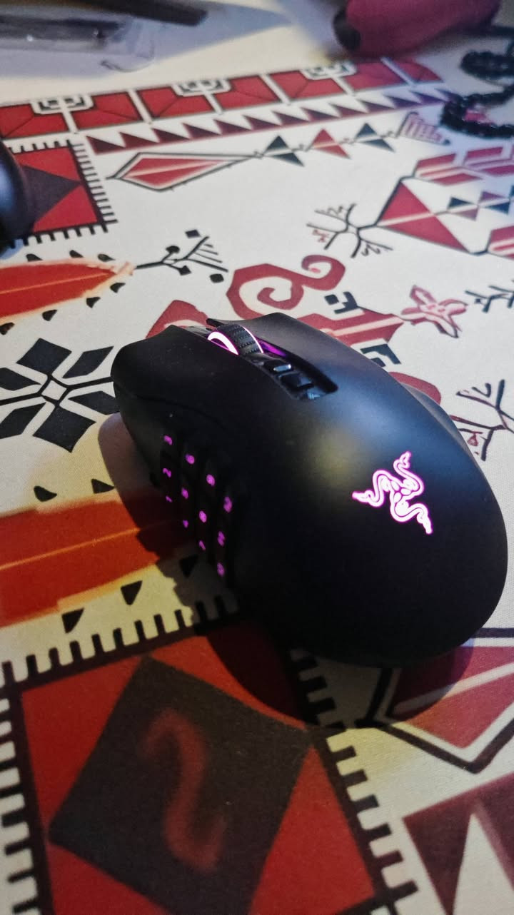 ماوسين جدد من ريزر استخدام شخصي 
الاول ماوس razer naga pro
 نسخة وايرليس لون اسود 
جديد كامل كل القطع 
ب60 الف 

الثاني razer orochi v2 wireless 
نسخة وايرليس لون ابيض 
جديد غير مستخدم 
ب40 الف 

توصيل متوفر 
***********
