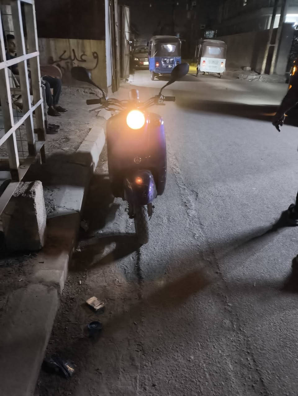 سلام عليكم دراجه البيع الدراجه عبد الحليم كلاسك فحل الدراجه الكهربائيه كامله تخم تاير جديد كابريتر جديد شاير يمنه يسره هورن بلك جديد كفرات بلاديه الدراجه ما مفتوحه الدراجه خير من الله زوج مري جدد قفل ستيرن عداد بانزين قفل جنطه.سلف هندر                  و.    السعر 350الف وبيهه مجال التصال *********** بي واتساب ملاحظة لمو شراي الا يتصل
