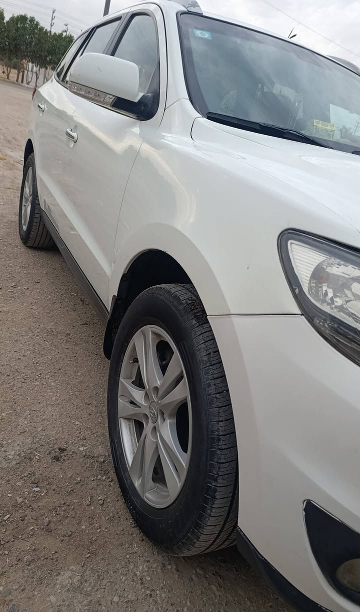 السلام عليكم
سنتافيا للبيع  2011 خليجي السياره جاهزه مكينه وكير وحداده

تبريد كله شغال 4سلندر سبعه راكب بيه صبغ حزام  المكان البصره .القرنه

السعر 128

***********
