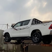 هايلوكس 2024                07819732044