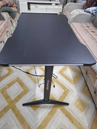 ميز كيمنك من ماركة GameWorldويحتوي على اضائة  RGB Lighting ومغلف باليا...