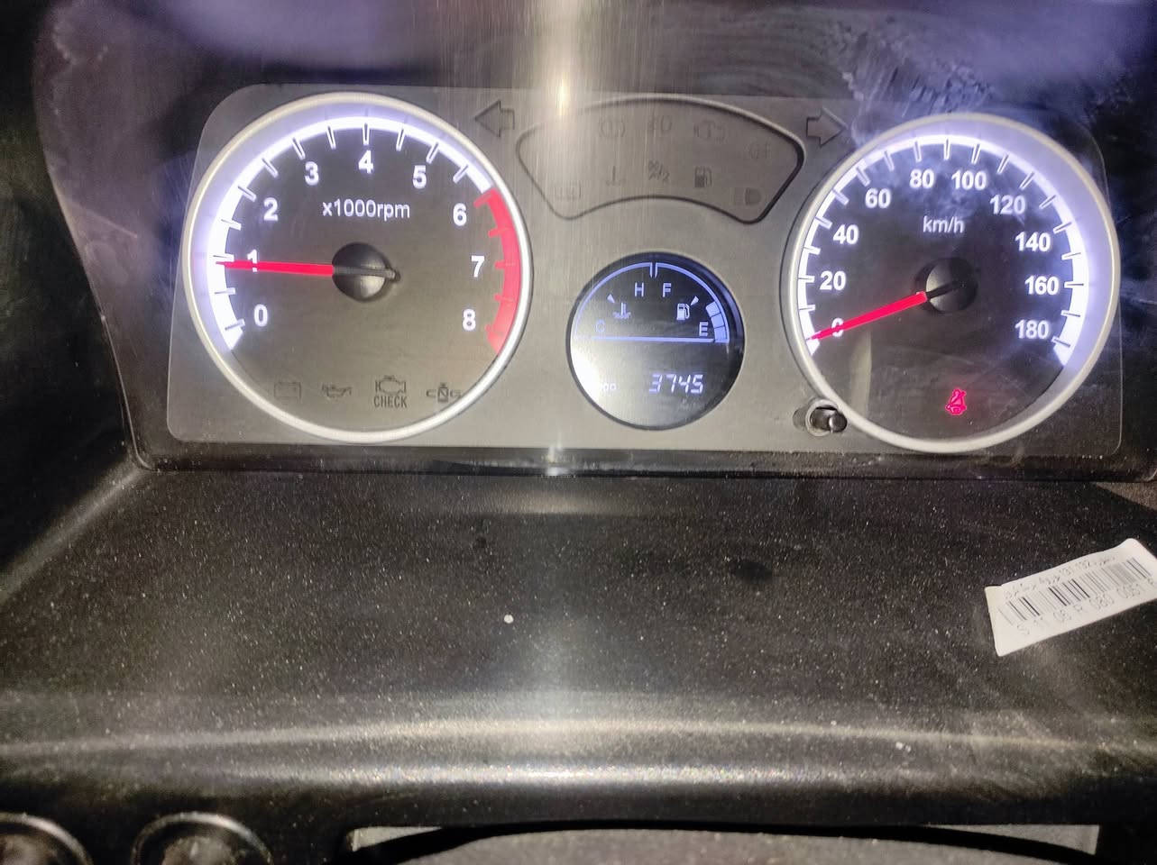 السلام عليكم سايبه للبيع موديل 2025 سياره بعدها زيرو ماشيه 3700 كفاله عامه من من كلشي (***********)
