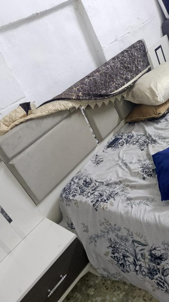 💎💗 غرفة تركي مستخدم + كنتور صغير
💯 نظافة 90%

🚪 نظام أبواب مرتب

💸 السعر ٦٥٠ 

مكاني مدينه الصدر خلف مكتب السيد 
الاتصال ***********
