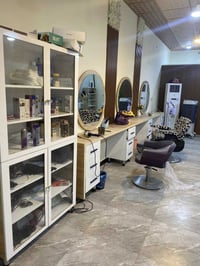 عدنا غراض صالون مستعجلين ع بيعهم كلهم بيعه وحده للتواصل 07705697841