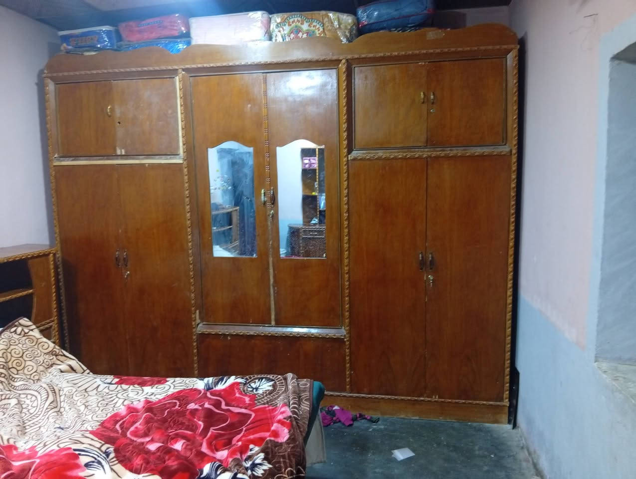 غرفت خشب للبيع
احطاطه
المكان ارمانه البحردان
اسعر 600وبيه مجال
اتصال ***********
