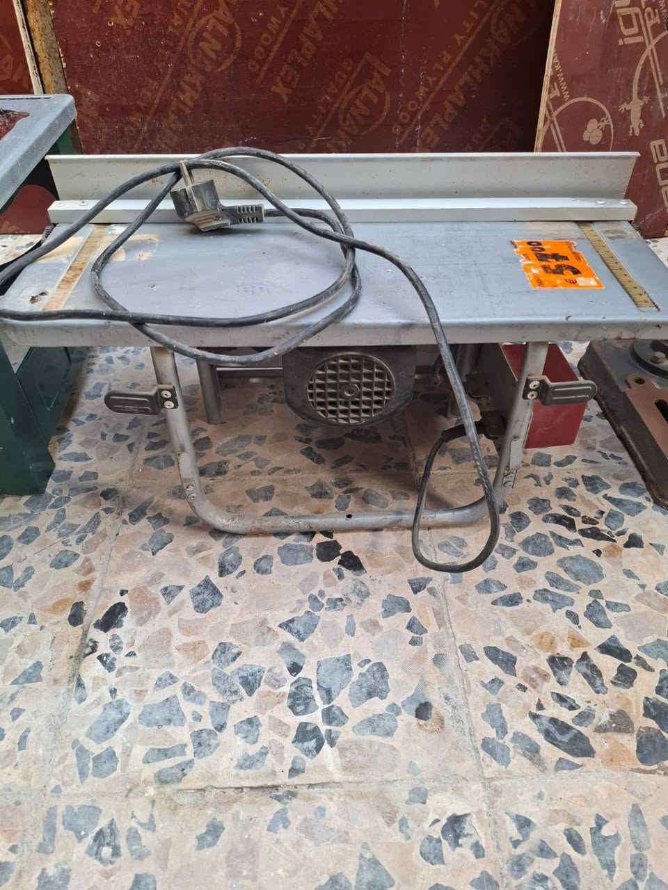 منشار تشريح انهل بالة 7 انج للبيع بسعر 50 ألف 
بصرة / الامن الداخلي ***********
