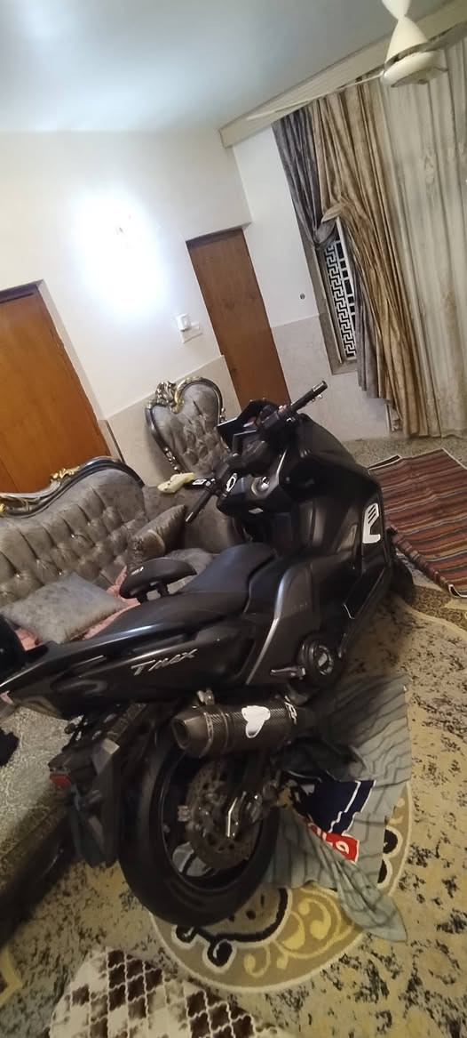 يا اللة دراجة تي ماكس TMAX مديل 2017 DXبصمة بلاك ماكس المسافة المقطوعة 65الف حقيقي مكينة شرط كفالة  بل كارتون كلج رياضي مالوسي 
 لايت زنون تايرات امامي خلفي نضاف 100٪
مكاني بغداد المنصور
الشراي يتصل رجاء ***********
