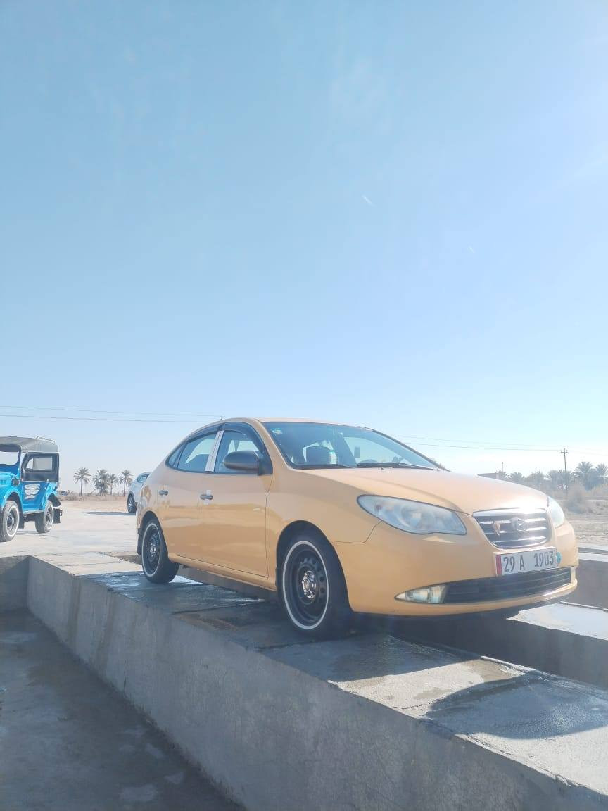 السلام عليكم انتره 2009لبيع مكينه 200 بسمي تريد تحويل تريدوكاله السعر ٨٨ وبيه مجال مكان واسط الصويره ***********
