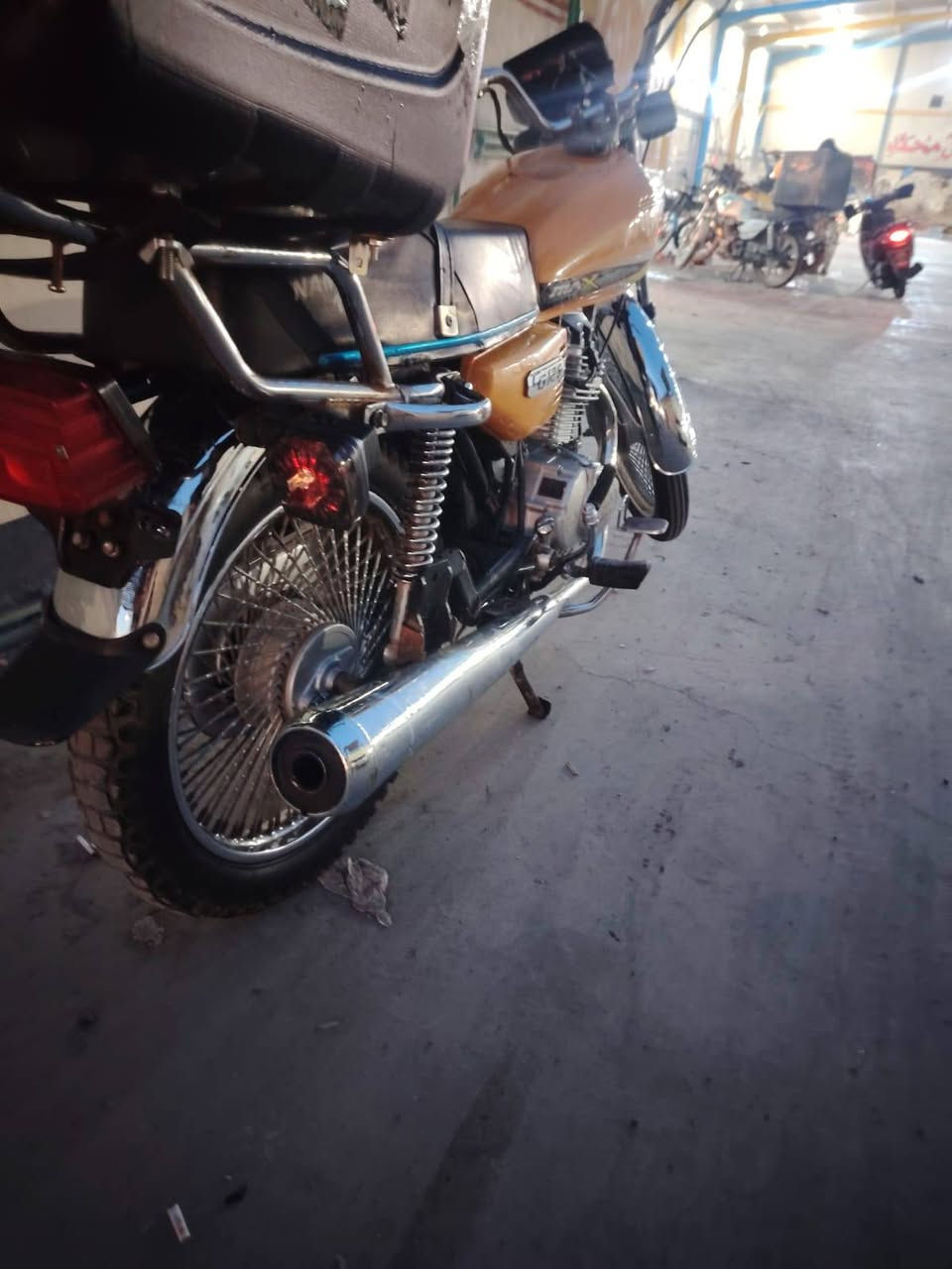 سلام عليكم يراني 4كير كله جديد مديل 20 سعر 450 وبيه مجال مصيط ربع ماتصرف عليه كبل للشارع بدون اوراق اكفله من لسرقه مكاني بسمايه ***********موجود وتساب
