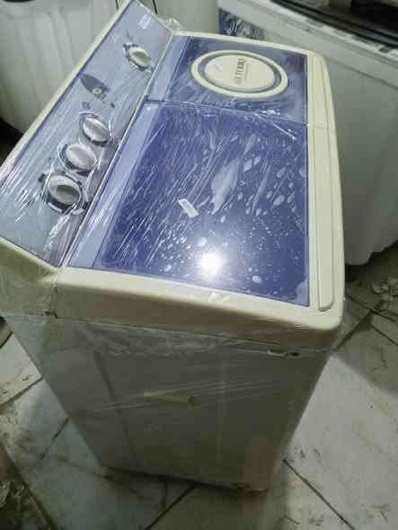 غساله نوع فرش غساله راقيه جدا استخدام قليل حته كتلوك بيها الادوات الاحتياطيه مالتها موجوده حجمها 20 كيلو فول اتو مواطير نحاس 
#السعر 100 
# محل سيد احمد جوار المستشفى مقابيل الزراعة
***********
