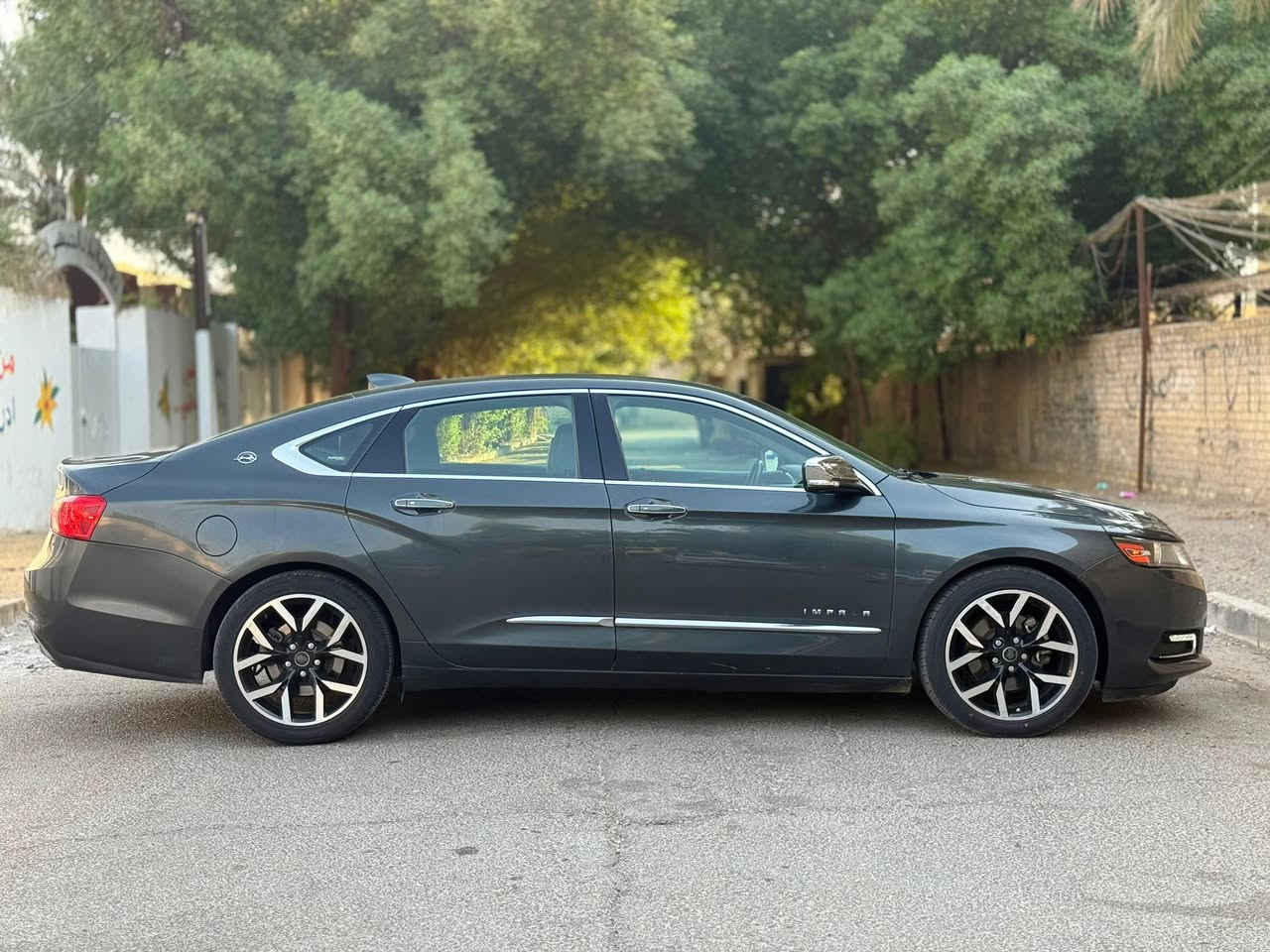 شلونكم شباب 
امبالا 19 بريمير صور الحادث بالمنشور + قطعتين كلير امريكا السياره بدون دواخل بدون معجون 
مواصفات عدى البانوراما
حجم المحرك 6 سلندر 3600بدون سيرفس ممفتوح بلادي
كهربائيات بلاد 
فول بصمات تشغيل ابواب وصندوق 
شاشة قاصة
سستم صوت  Bose
رادار جانبي حساسات خلفيه 
ترحيب بالمري
بجم فول زنون 
كشنات كهرباءً وتدفئة مقاعد وضهر
شاحن لاسلكي 
ابل كار بلي
اشاير بالمري
كروز سرعه 
سايد بريك بصمه 
تبريد منفصل مناخين للراكب والسايق
تبريد قطعتين 
منفذ طاقه 120 فولت 
ويلكب 19
بطاريه جديده بالظمان بعدهة Ac delco
السياره نضافة غرفتهة 95‎%‎ بدون شخوط 
رقم سليمانيه بأسمي 
سعرهة 135 وبيهة مجال بسيط 
 عنواني شارع فلسطين او الشعب 
***********
