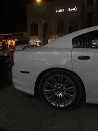 جارجر 2011 5.7 HEMI MAX  مشدود عليهة منظومة غاز  فول مواصفات   رادارات...