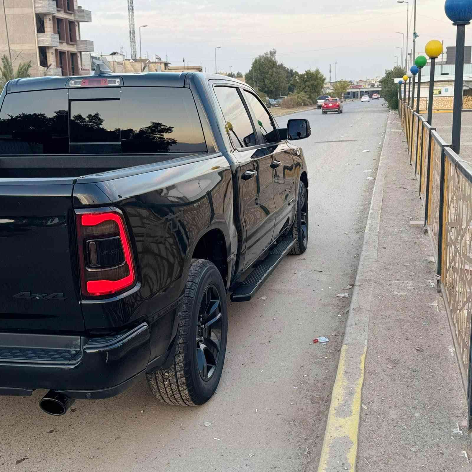 فئه ( GT) سبورت🔞🚀🚀🚀

بدون حادث بدون فتح بدون ايرباك ❌
جتي من امريكا طلع بيها كلير باب خلفي عكس السايق والجاملغ خلفي ( السونار مرفق )
ماشيه 80 الف ميل🔒

مواصفات فول عدا البنوراما 
محرك 8 سلندر ( 5700) ايتورك💯
باب طويل بدي قصير ( المرغوب ) ⚠️
كير طرح  TRX
شيفتات ستيرن 
كار بلي بلوتوث
شاشا تيسلا حجم الكبير 
شاشات خلفيه 
سماعات الباين 
لايت زينون بلادي ( لد ) 
اشاير بلمري 
مري قلاب 
 الابروجكترات دواره
دوسات بلاديه 
كشنات  جلد كهرباء  تدفئه تبريد (GT)
ستيرن تدفئه 
بريك بانزين كهرباء 
تحكم ستيرن 
مري قلاب 
سايد بريك كهرباء ( بصمه ) 
رادار
نظام تنبيه ملئ الاطارات ( هورن ودبل اشاره ) 
فور ويل 
نظام قفل الاكسل 
كروس صعود ونزول 
حساسات اماميه 
حساسات خلفيه 
تحديد مسار 
اوتو بريك 

بعد بيها هوايا مواصفات 
تخم تاير جديد نكسن 
مكفوله صدر وكير ومكينه
سنويه مضلله 80‎%‎
رقم شمالي ب اسمي 
مكان السياره بغداد 
السعر : 34,500$
رقم هاتف : *********** بغداد, العراق
