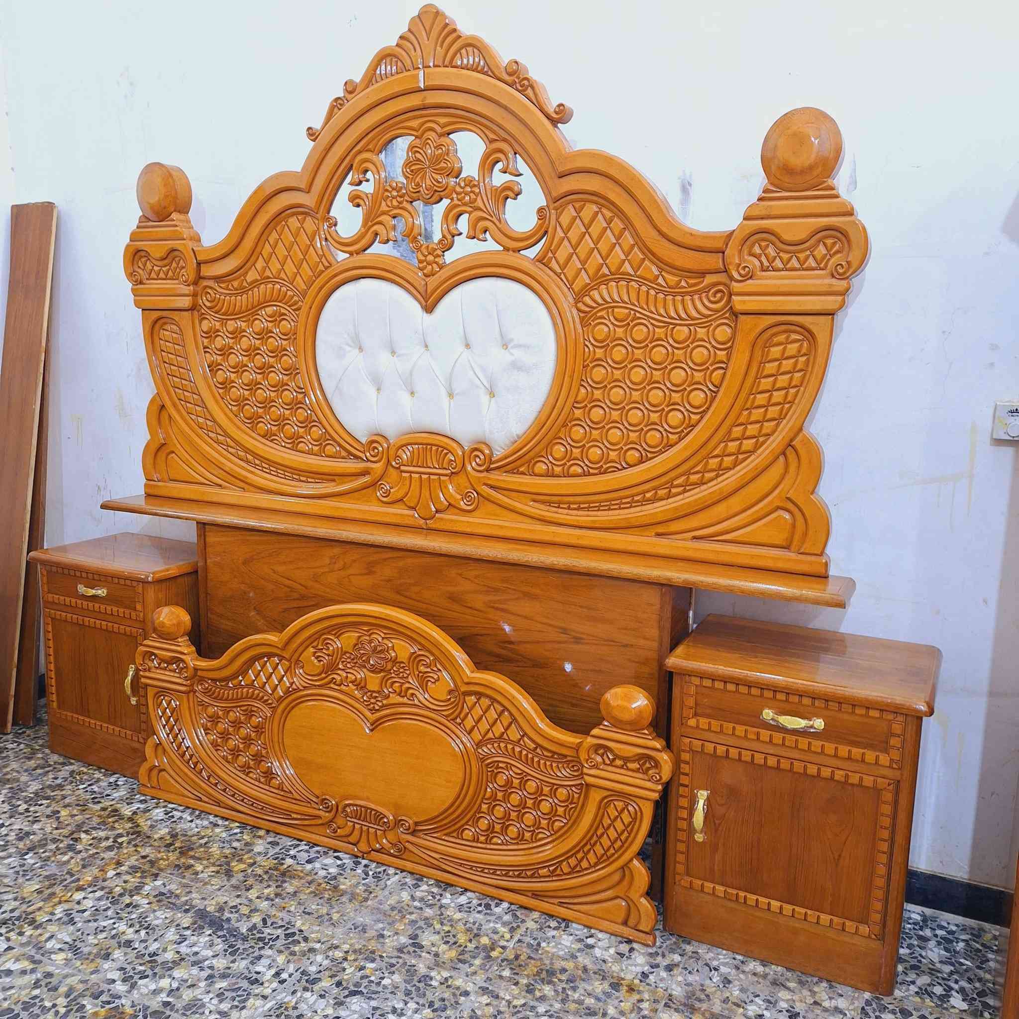 غرفه مستخدم اخت الجديده ثقيله جدآ للإستفسار ***********
