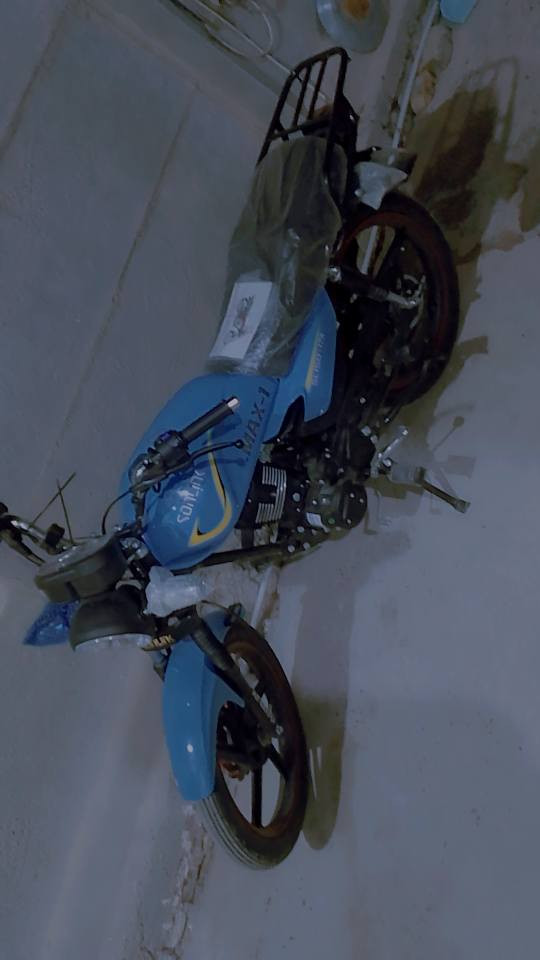 للبيع دراجة بحالة ممتازة 🔥
وكالة 2024 شهر 11
الممشى نظيف وما بيها أي مشكلة ميكانيكية
الملاحظة الوحيدة:
• عوج دبل بسيط
• جاملخ مكسور
• صفاح جهة باتري ضاعت
غير هذا كلشي تمام ✔️
السعر: 900 وبيه مجال للجادين 💰
الموقع: الحلة
للاستفسار خاص 📩 أو اتصال *********** حلة, بابل
