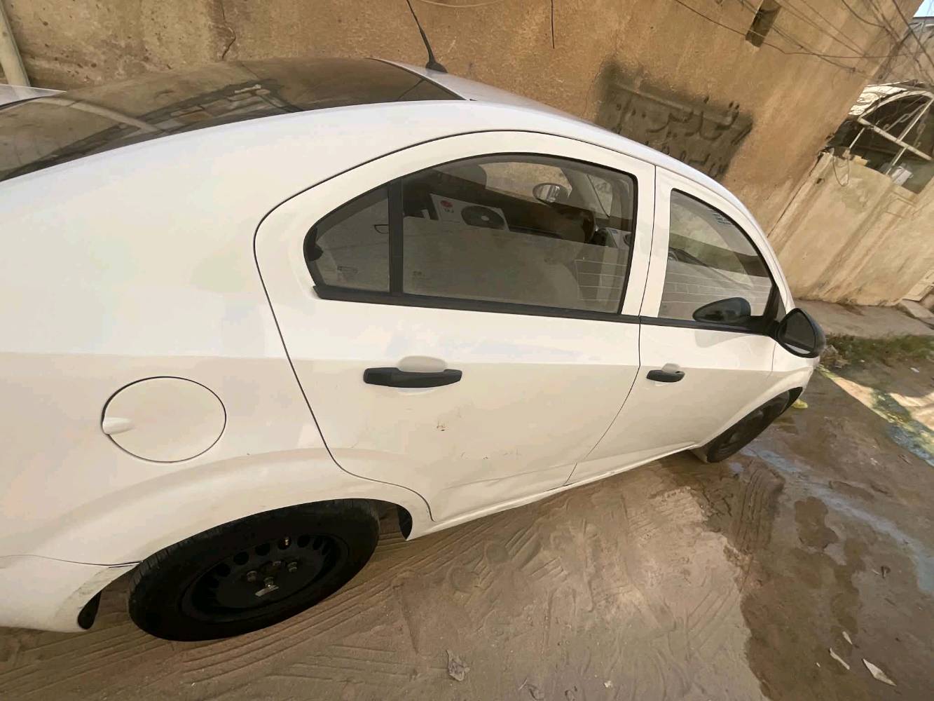 🚗 للجادين فقط – شفروليه سونيك 2012 وارد خليجي 🚗

إذا تبحث عن سيارة اقتصادية، نظيفة، وسعرها مناسب، فهذه فرصة تستحق المعاينة.

✅ المواصفات:

- شفروليه سونيك موديل 2012 – وارد خليجي.
- مكينة وكير مكفولات.
- بدون صبغ، فقط بارد كما هو موضح بالصور.
- السنوية جديدة وباسمي.
- التحويل مباشر ثاني يوم.
- رقم بغداد – مشروع وطني – الهزة جديدة.
- السيارة كاملة ولا يوجد أي نقص.
- صدر الأمامية (الحديد) تم شده قبل أسبوع.
- صدر الخلفية جديد وتم تبديله.
- تخم تايرات جديد.
- بطارية جديدة تم تبديلها قبل يومين.

🔧 الملاحظات بكل أمانة وشفافية:

- تحتاج فقط كمبريسر.
- يوجد صوت رواجز عند أول تشغيل فقط، وبعدها يختفي.
- دهن المحرك مبدل قبل يومين.

السيارة معروضة بكل مصداقية، ولا أخفي أي ملاحظة عن المشتري. افحصها بأي مكان، وجيب ميكانيكي تثق به، وإذا عجبتك توكل على الله.

📍 الموقع: بغداد – حي الجهاد.
📞 للاتصال: ***********
💰 السعر: 63 قابل للتفاوض للمشتري الجاد وبعد المعاينة فقط.

رجاءً اقرأ الإعلان كامل قبل الاتصال، والاتصال للجادين فقط.