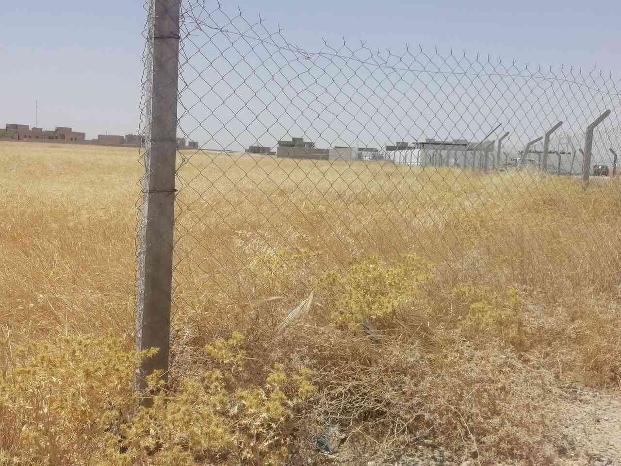 السلام عليكم ورحمة الله وبركاته أرض زراعية وترهم سكنيه للبيع خلف قاعه الدلشه بالقرب من مزرعه عمر الحميد القيوده المساحه ٦٠٠٠ متر يعني دونمين و١٠٠٠ متر قريب عليهه ماء حلو وكهرباء الاتصال على الرقم ***********
