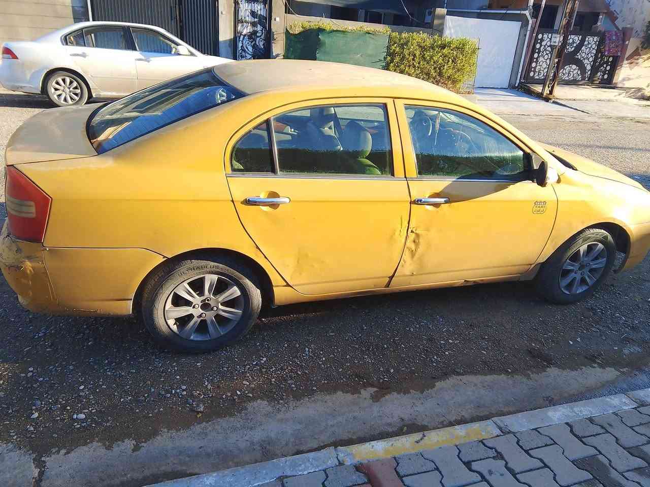 سلام عليكم ليفان2012محور كير اومحرك كورله 94كير أوتوماتيك رقم انكليزي بسمي سنويه لل29تبريد تدفئه كله شغال صدره اشويه تعبان سعر 38ورقه دفتر بانزين ***********
