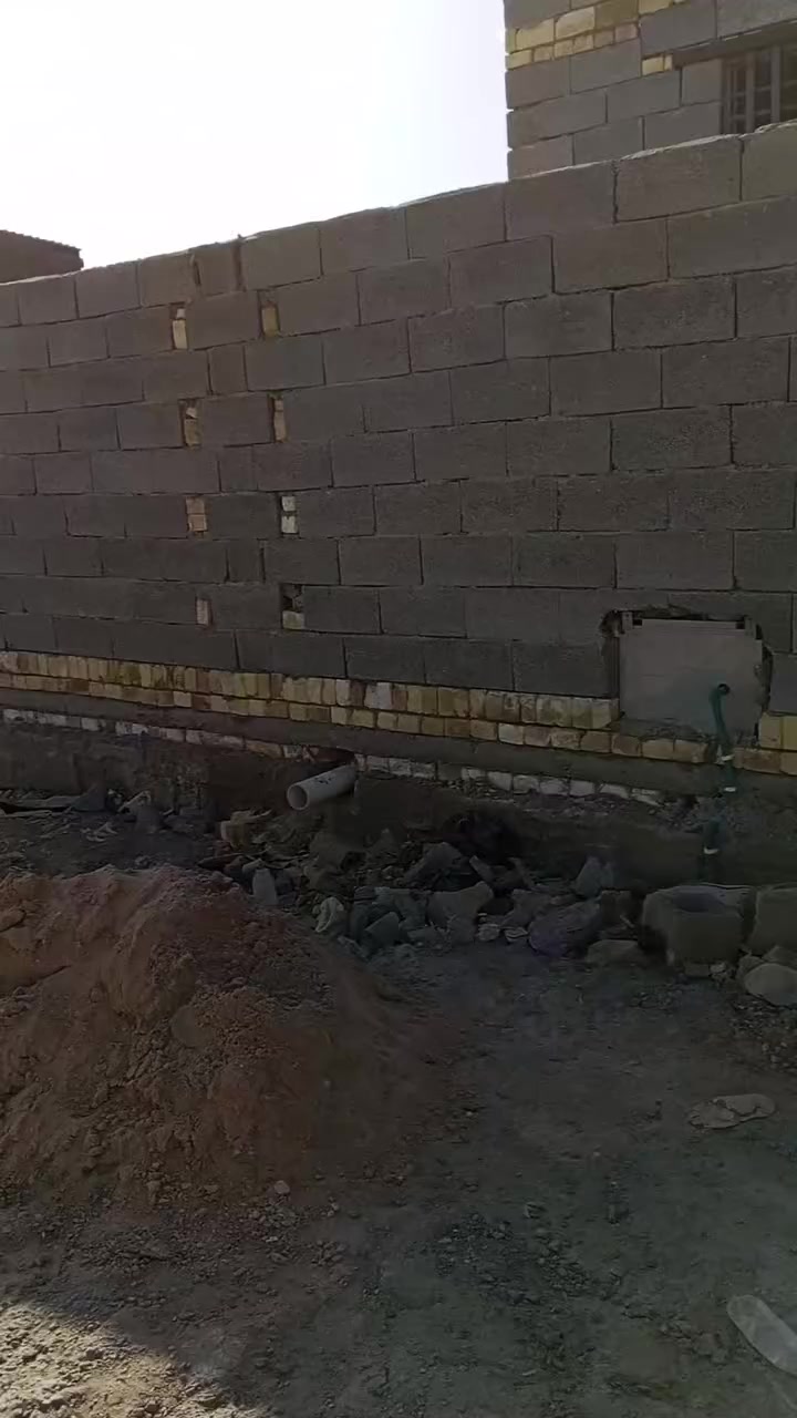 قطعة اليبع زراعي منطقة سميلات قريب على شارع تبليط مساحة 180م الاتصال ***********
