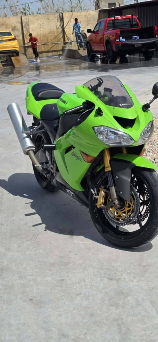 سلام عليكم كاوسكي zx10 حجمه 1000 c دراجه جديده بحالت الوكاله مصار فتره من داخله للعراق  السعر ٣٨ بيه مجال قليل مكان ديالئ بعقوبه *********** او مراوس بدراجه ازغر
