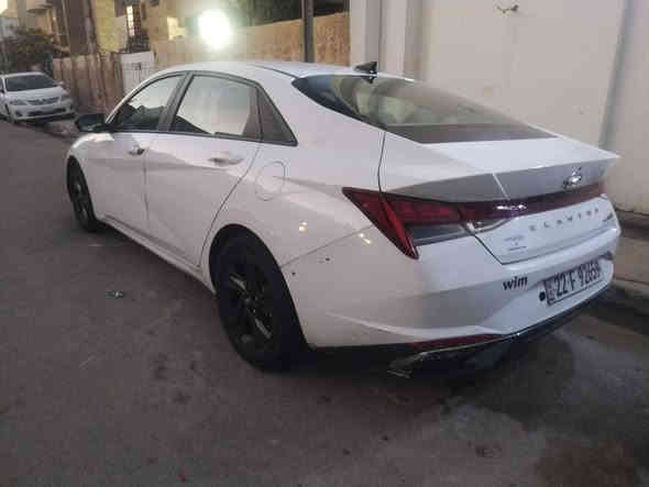 سلام عليكم شباب عندي النترا هايبرد ٢٠٢٢ بلووو معروفة مواصفاتها 
حادثها كما موضح في الصور ماشية ٦٧ الف كيلو رقمها أربيل تريد تحويل او وكالة
السعر ١٣٥ ورقه مكاني بغداد حي الاعلام
اي استفسار اتصال *********** او واتساب ***********
