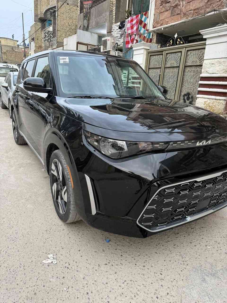 سلام عليكم سياره صول وارد امريكي دخول جديد موديل 2023سياره فول موصفات حدثه جملغ وباب وبنير وشويه يم فتحه ماليم تكمه جهات السايق والسياره جديده وجهزه من كل نوحي  السياره بغداد وبدون راقم معروضه 143$$$$cm bcورقه الرقم ***********9غير متوجد على الفيس
