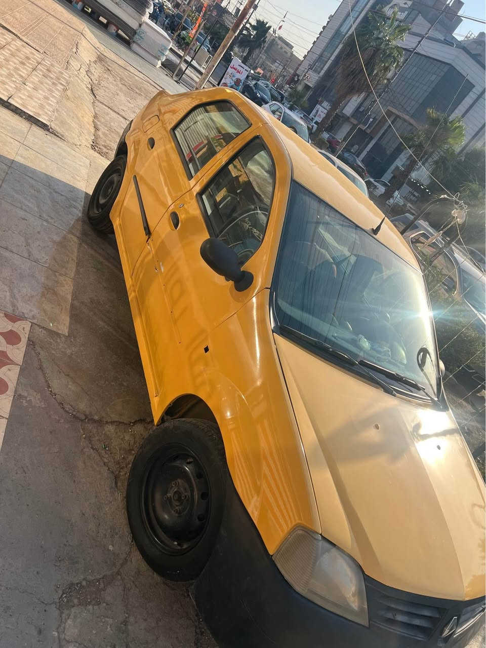 السلام عليكم ورحمة الله وبركاته 
رينو 2010 للبيع
مصبوغه عام اثر جراد 
بيها نواقص بسيطة 

صدر جديد 
مكينة خير من الله 
كير مكفول 
نصبتها حلوه 
ترايك وين متريد
ب29 وبيها مجال 
العنوان الدورة او السيدية 
*********** بغداد, العراق
