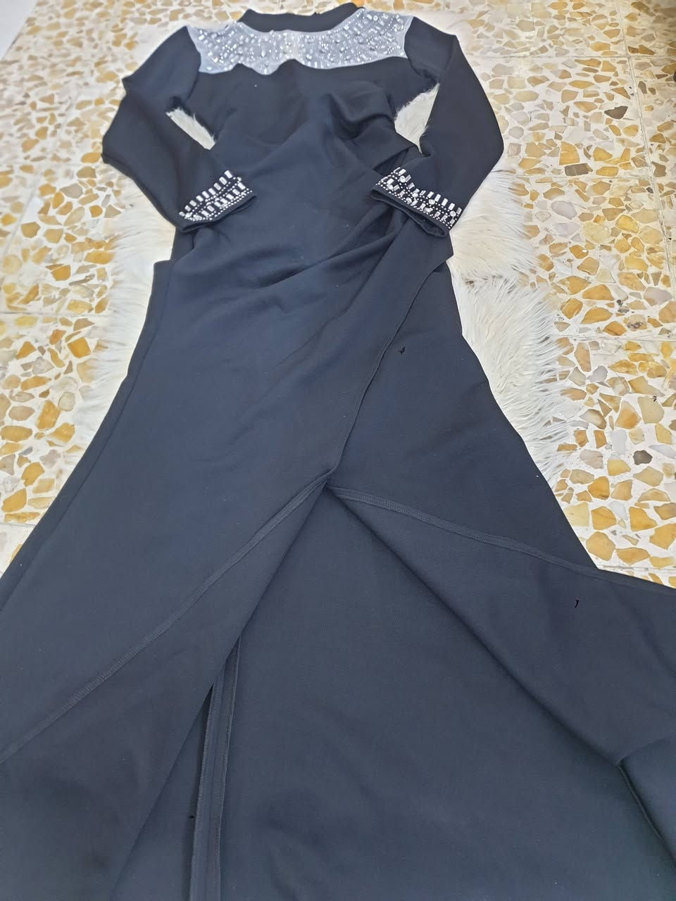 بنات عندي هذا الفستان يلبس قياس ٣٨ كلش حلو باللبس يخصر الجسم لابسته مره وحده


**إذا كنت صاحب هذا الإعلان وتريد حذفه لأي سبب، رجاءا أرسل رسالة إلى الدعم الفني**