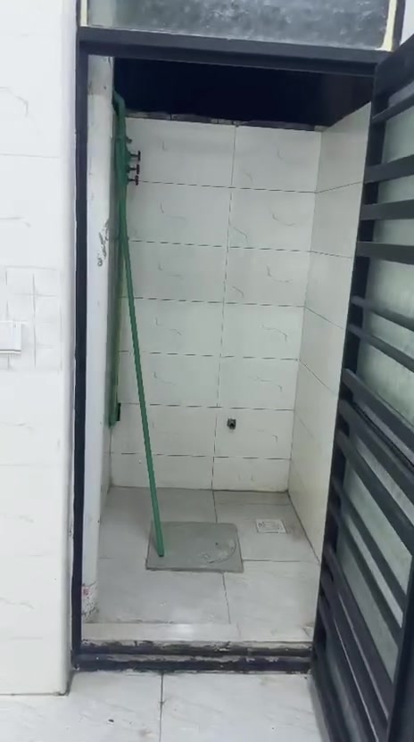 يعلن مكتب الامير للعقار في محافظة كربلاء شارع ابو طالب 
بيت 🏠 🏡 للبيع موقع مميز 
مساحه ٥٠متر طابقين قرب مجسر باب طويريج/  
بناء طابوك جمهوري درجه اولى 
خدمات كامله شوارع ٨م تبليط 
يصلح دار سكن او حسينيه للزوار 
يبعد عن حرم الامام الحسين ع السلام ٢كم وعن طريق الزوار والمشاية ٢٠٠متر 
طابو زراعي سند ٢٥ إقرار بأسم المشتري مباشر 
للاستفسار الاتصال/  *********** 
السعر / ١٤٥ مليون 
يتوفر لدينا بيوت للبيع بأسعار مناسبة جدا بمختلف المساحات والأماكن 
#كربلاء_مدينة_العشق_والعاشقين
