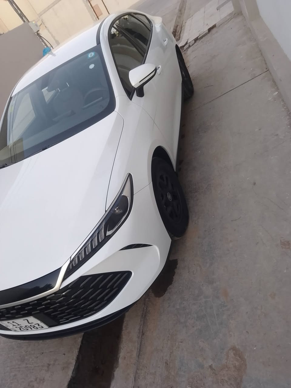 بيع او مراوس التواصل واتساب *********** موديل 2025 ماشية 6000 رقم بغداد باسمي
