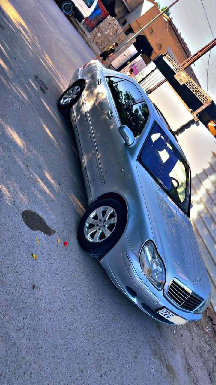 مرسيدس غواصه ٢٠٠٤ادوات متومه ارقام وسنويه c500 كفاله عامه السياره فول مواصفات كهربائيات كلهة شغاله للبيع السعر ٦٠ وبيهة مجال بيع او مراوس حسب القناعه 
مكان السياره ديالى المقدادية ***********
