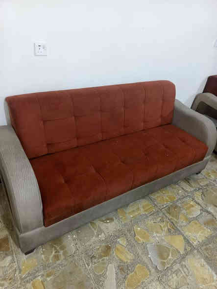 السلام عليكم تخم نظيف بي ضرر بسيط موضح بلصور المكان البياع حي التراث قرب تقاطع الربيعي ***********
