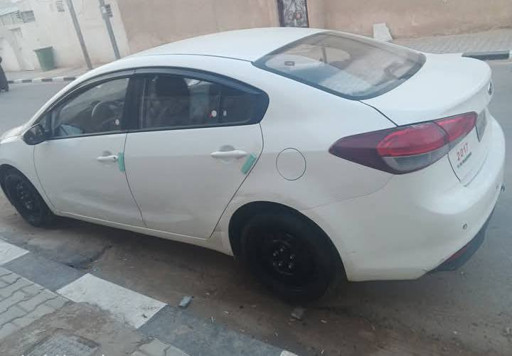 السلام عليكم ..... للبيع
‏سيراتو خليجي  17.
‏رقم اربيل الماني. بإسم شركة. 
‏محرك 1600
‏ماشيه 142 الف كيلومتر. 
‏مواصفات عادية. 
‏كفالتها(محرك. كير. شاصي. لغود. حوض. تدفئة. تبريد. كهربائيات) 
‏فقط الكشر بي ملاحظات بسيطه.
127 $ وبي مجال. 
‏مكان السيارة نجف/المركز.


**إذا كنت صاحب هذا الإعلان وتريد حذفه لأي سبب، رجاءا أرسل رسالة إلى الدعم الفني**