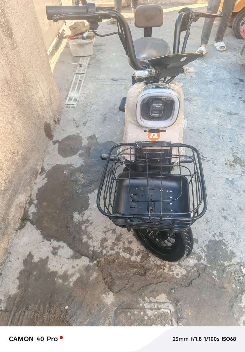 سلام عليكم شباب الدراجة شحن دراجه جديدة صارلي 10ايام من نزلته من شركة حجم 14 الاستفسار عن رقم *********** مكاني بغداد حي الجهاد
