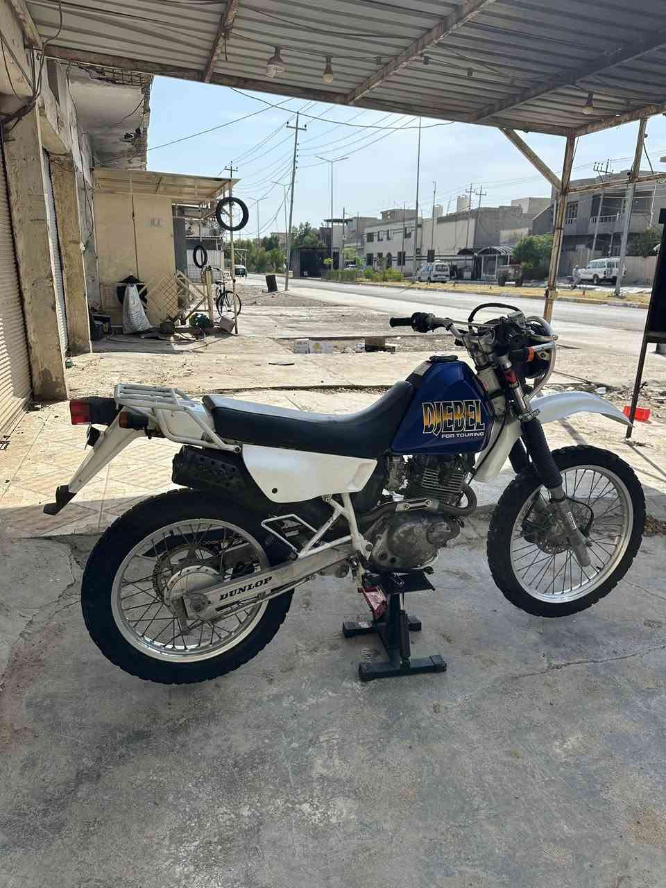 سلام عليكم شباب دراجه قفاز دجبل للبيع درجه بلاديه بيه جكجكه خفيفه بدون أوراق يعني كلك بس مكفوله من سرقه سعر ١٣ ورقه 
مكان ديالى بلدروز      رقمً*********** 
خاص ماجاوب رجاءً     كلشي موضح بل فيديو
