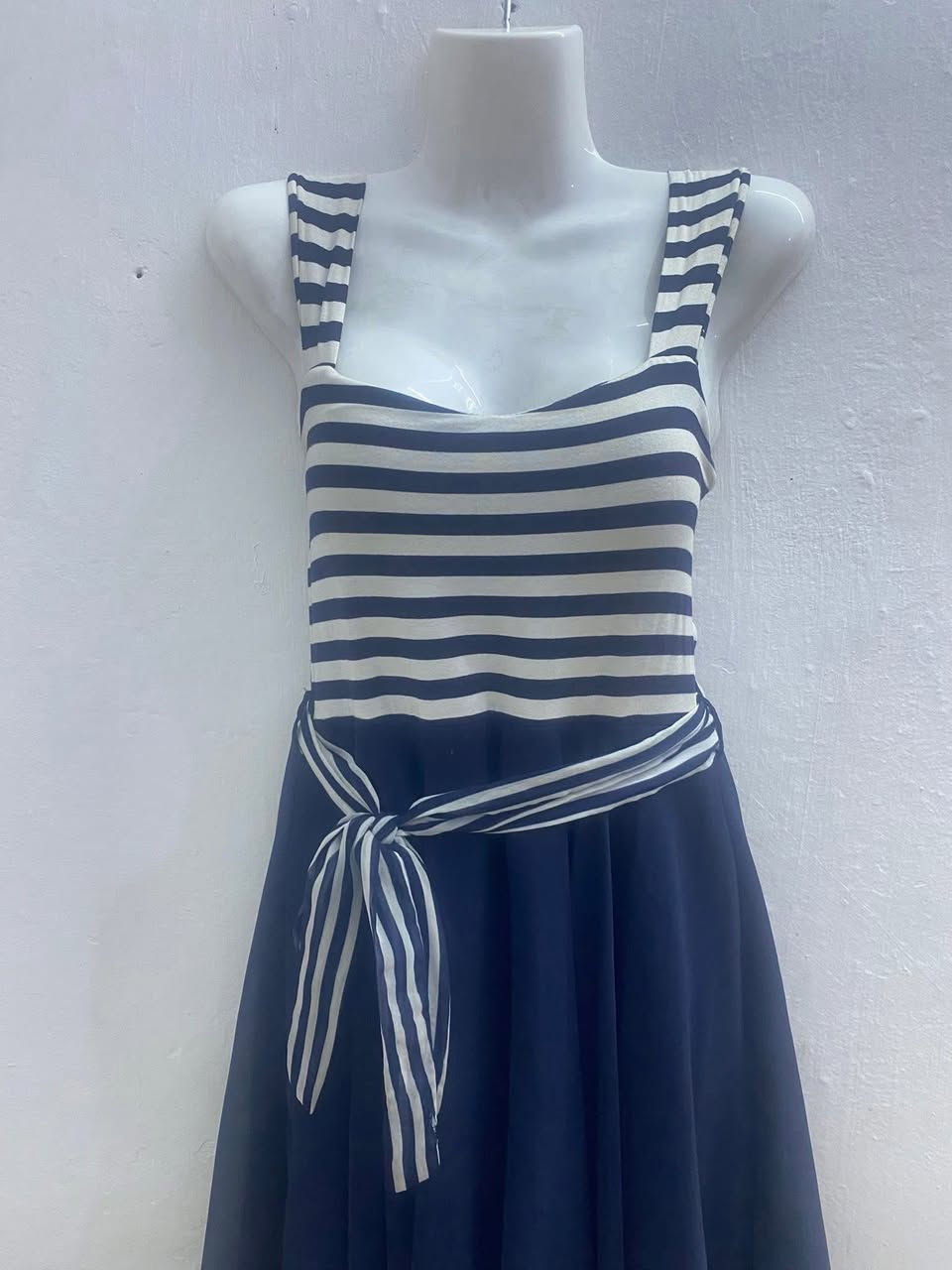 الفستان الماروني جديد ما ملبوس خذتة وخليته على حطته رايدته ب١٠ نهايته والبنفسجي مثل الصورة مودل لابسته لبسة وحدة ب٥ والبقية كلهن على ٥ عندي توصيل كل المحافظات ٣ الاف


**إذا كنت صاحب هذا الإعلان وتريد حذفه لأي سبب، رجاءا أرسل رسالة إلى الدعم الفني**