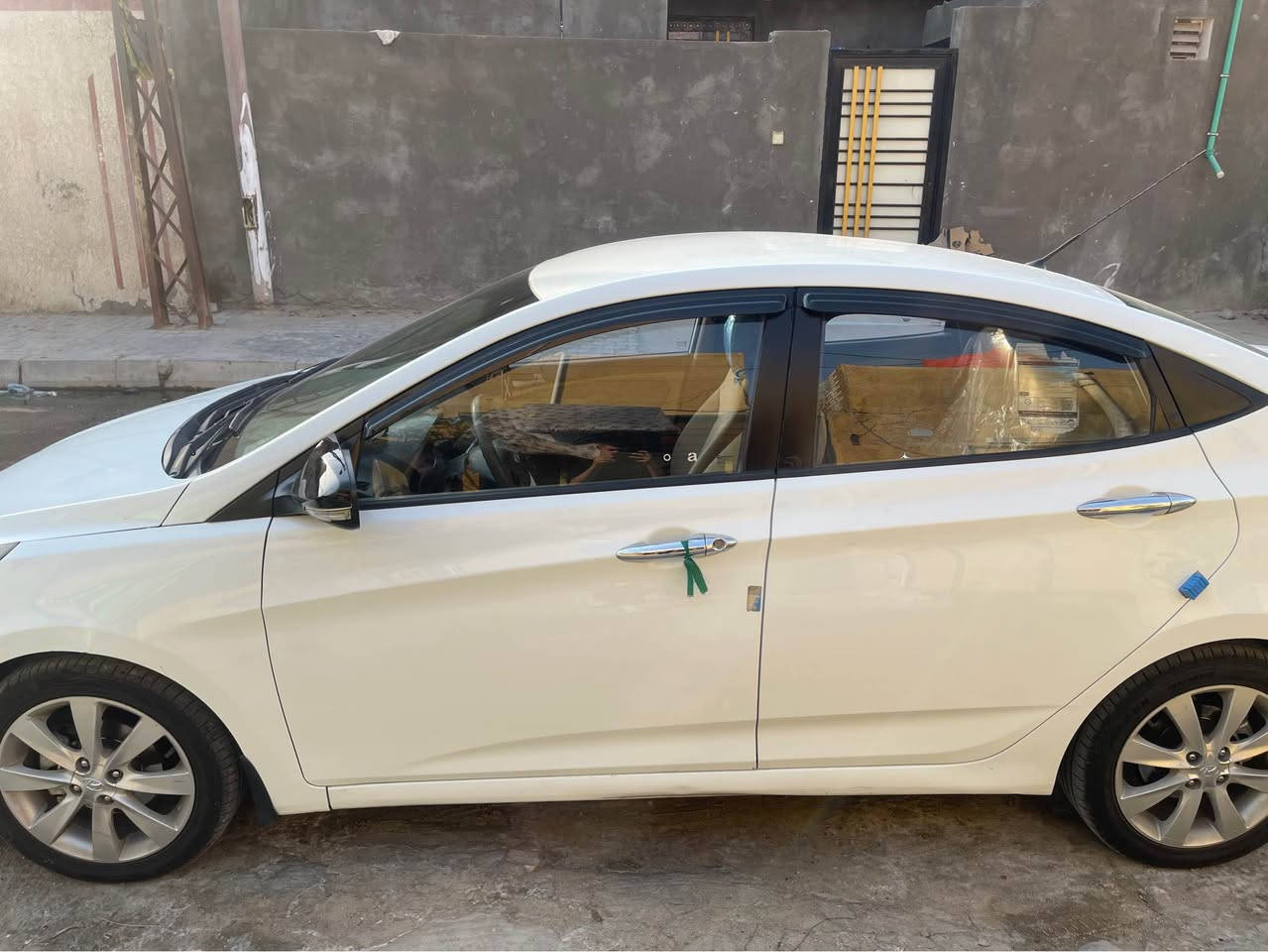 اكسنت موديل 14خليجي 1600سياره لا تبديل ولا صبغ كلشي شغال بيها فقط كازكيت بيها. سعر 88وبيها مجال حق الكازكيت *********** Singapore
