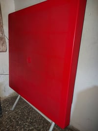 ميز و٤ كراسي • نضيف • بدون كسر