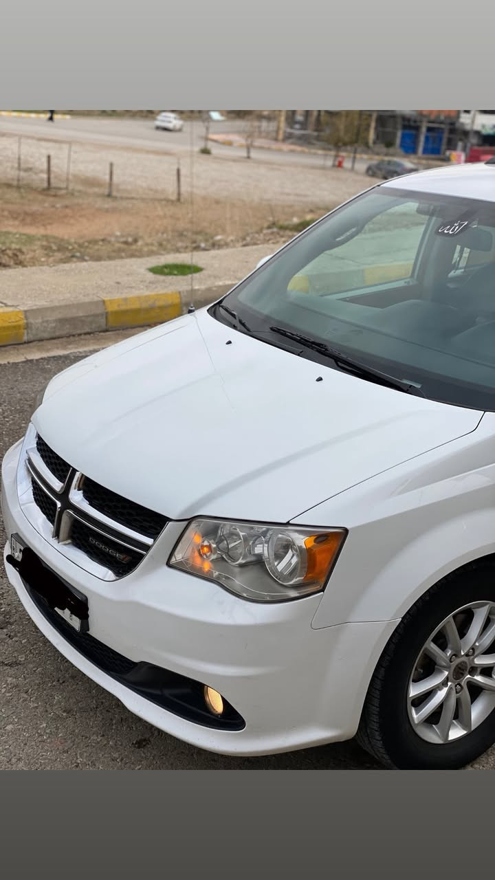 دوج كرفان موديل 2019
✅مواصفات SXT
✅بيبان كهرباء 
✅جنطة كهرباء 
✅داخل اسود +اصفر 
✅كشنات جلد 
✅تشغيل عن بعد 
✅شاشة 
✅كاميرة 
✅نضام ECO
شبر من  جاملخ خلفي صبخ بدون دواخل بدون ايرباك حتة التكمة ما واصل 
السيارة  مثل الصورة  بدون نقص و جاهز و نضيف 
سنوية جديد لوحة جديد هزة جديدة 
حدادية تخم تاير جديدة 
گير محرك شرط ما مفتوح 
للاستفسار السعر 
مكان السيارة سليمانية 
***********
