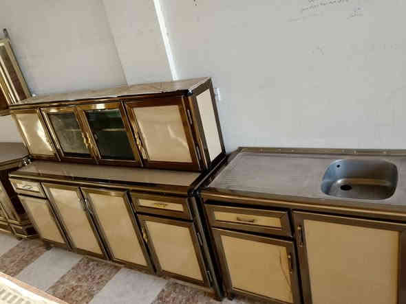 معرض يونس لتجاره الأثاث المستخدم 

كاونتر مترين مع سنك متر مستخدم 

للاستفسار الاتصال على الرقم التالي 

*********** تكريت
