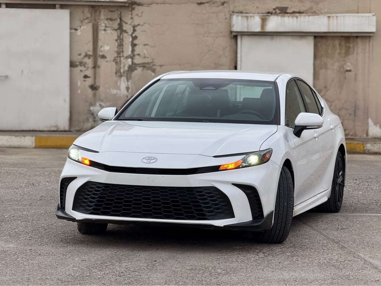 Toyota Camry SE Hev 2025 

بجم و خلفي كبس شرط ✔️

اربع ابواب صبغ و ارباك بس بردة طاك 👌
هايبرد و بانزين 🔋
كل شي بلادي شركة و بدون مصرف 💯
مواصفات SE المعروفة 🎖️

سعر 🔥 225 و مجال
مكان عقرة "ئاكرئ"
واتس اب و كورك *********** اكر, نينوى
