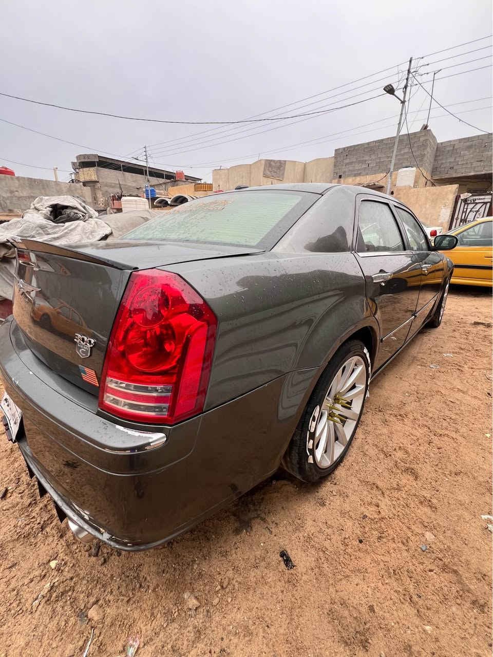 اوباما 2010 لون فيلي محرك هيمي 5700 رقم شمالي بيهه ضربه بالبنيد بنيد يكلف تبديل وصبغ 200 الف سياره جاهزه كهربائيات حداده محرك تحكم كشنات تدفئة كشنات  تشغيل عن بعد زنون ناصي عالي كشافات شاشه قلاب تحكم ستيرن جهتين مثبة سرعه كروز  *********** البصرة, العراق
