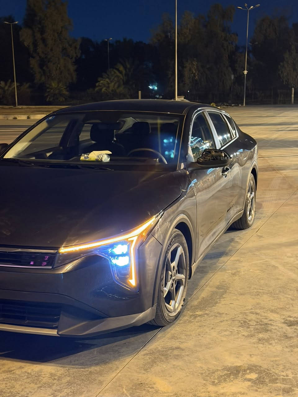 السلام عليكم
كي 4 موديل 2025 للبيع أو مراوس حسب القناعة 
سيارة ماشية 6 آلاف على وضع الشركة حادثها قطعتين  تبديل ولباب بي شبر صبغ مال سايق بدون دواخل ابد  
  ايرباك دركة فقط 
مكان السيارة شهداء البياع لو حي حطين 
رقم الهاتف ***********
سعرها 167 وبيها مجال للشراي
